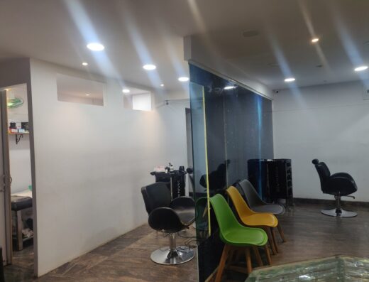 De AAINA UNISEX SALON