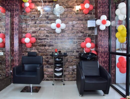 FLOURISH THE UNISEX SALON