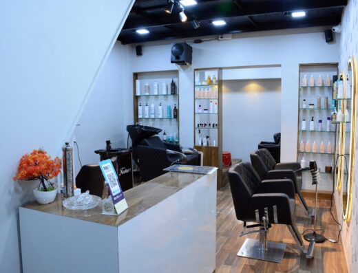 Hairhood Unisex Salon (Viman Nagar) Hydrafacial,Best Salon,Beauty Salon, Viman Nagar