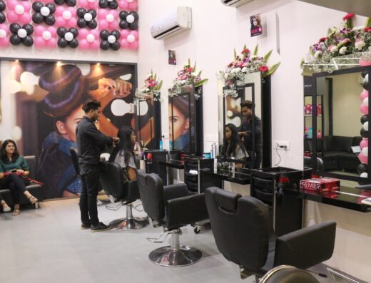 Lakme Salon For Him and Her in Sadar,Nagpur