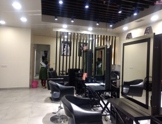 Lakme Salon For Him and Her in Seasons Mall,Magarpatta,Pune