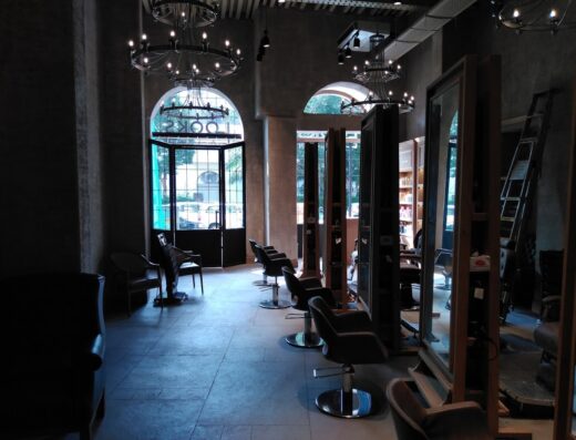 Looks Salon, Fort