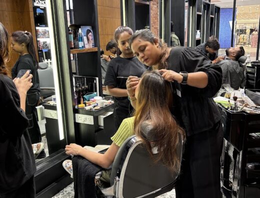 LOOKS SALON INDORE / LOOKS INDORE