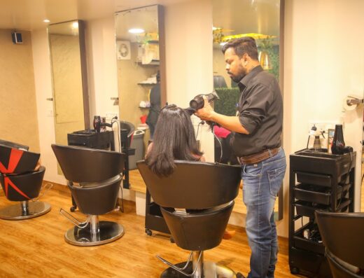 Niks International Salon, FC Road Branch