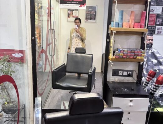 Salon Apple [Unisex] Dhole Patil Road