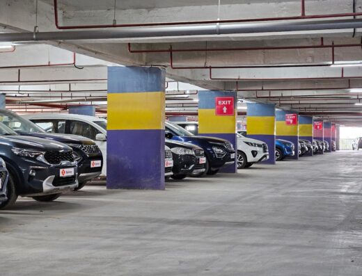 Spinny Car Hub – Fst floor, multi lavel car parking, next to Gaur City Mall, Noida