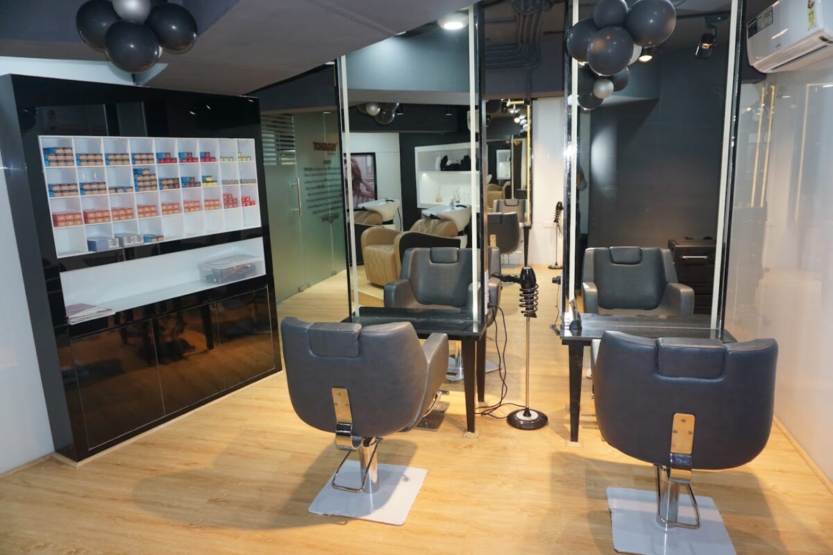 Home 6 TONI&GUY Essensuals Hairdressing – Mount Road