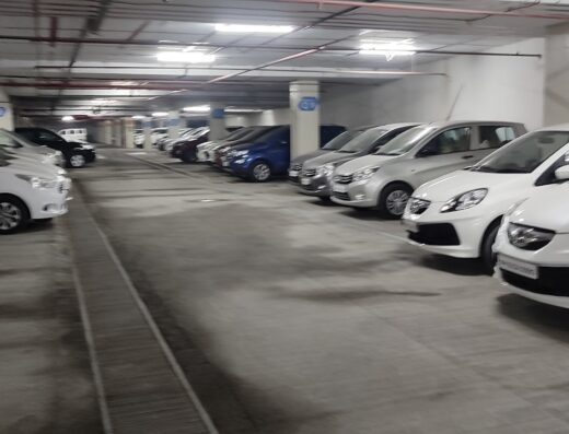 Spinny Car Hub | Seasons Mall, Pune